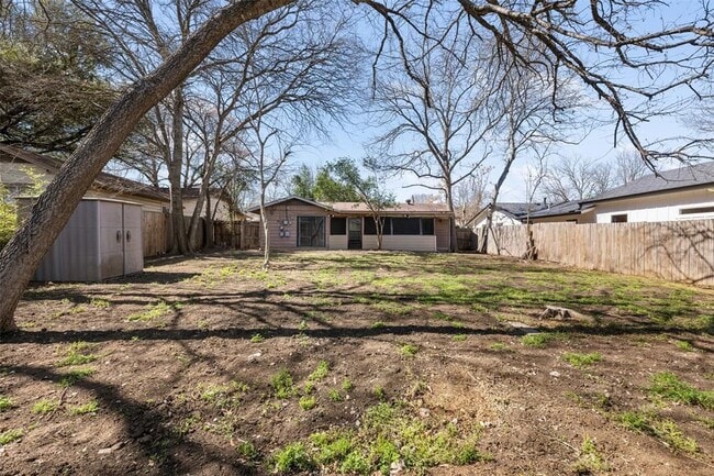 property at 2705 Sherwood Ln