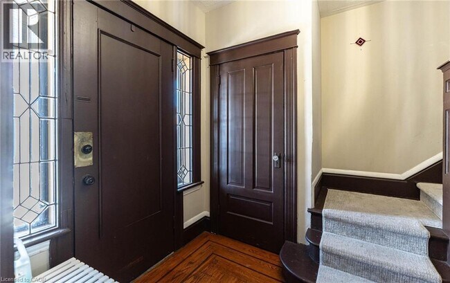 41 Carrick Ave in Hamilton, ON - Building Photo - Building Photo