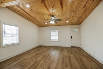 16606 W Crosby St in Crosby, TX - Building Photo - Building Photo