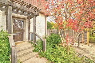7801 Shoal Creek Blvd, Unit 140 in Austin, TX - Building Photo