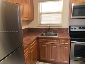 7470 Miami Lakes Dr in Miami Lakes, FL - Building Photo - Building Photo