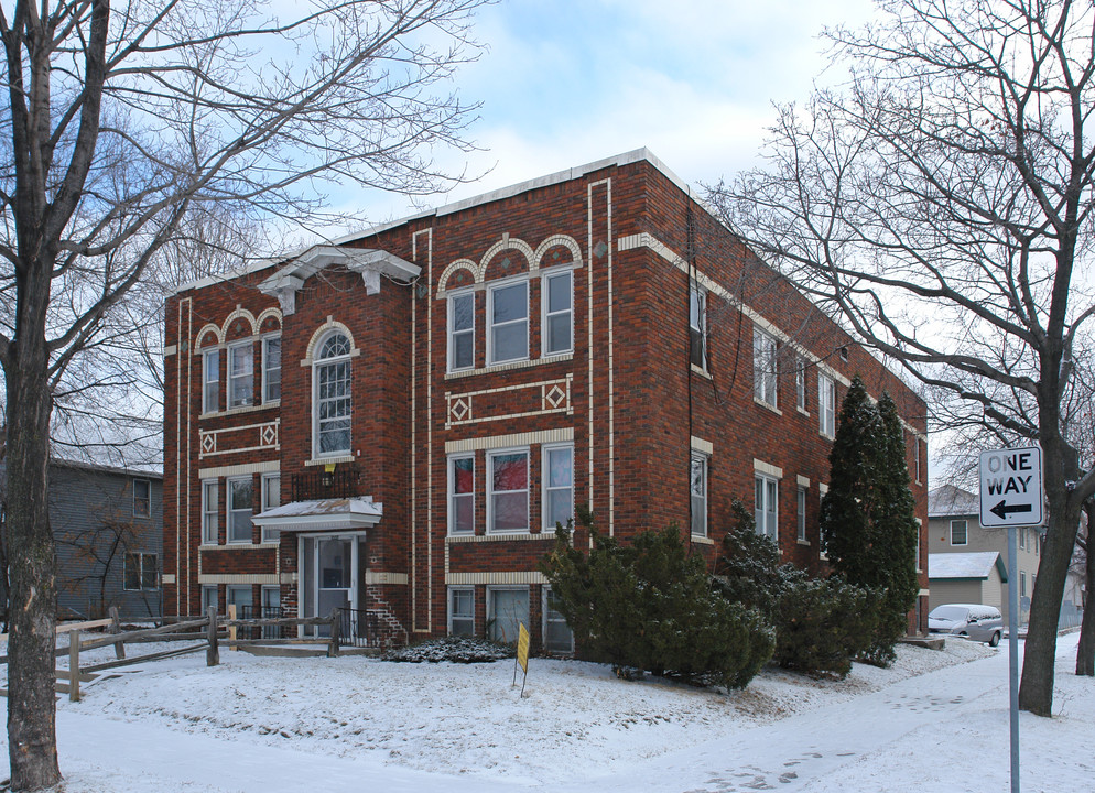 1000 Newton Ave N in Minneapolis, MN - Building Photo