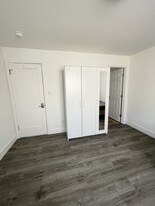 732 16th Ave, Unit Master bedroom in San Francisco, CA - Building Photo