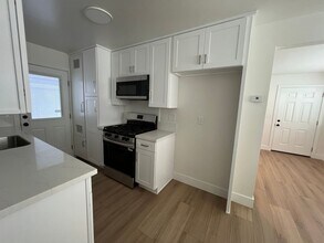 224 13th St in Huntington Beach, CA - Building Photo - Building Photo