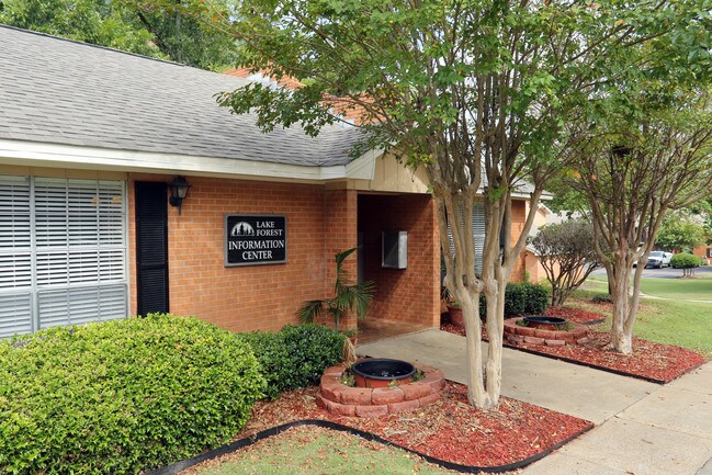 Lake Forest Apartments in Brandon, MS - Foto de edificio - Building Photo