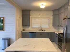2005 Ponce De Leon Ave NE in Atlanta, GA - Building Photo - Building Photo