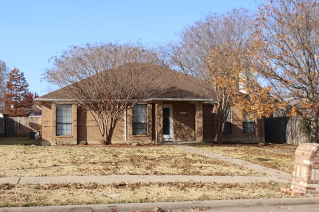 property at 1519 Windmill Ln