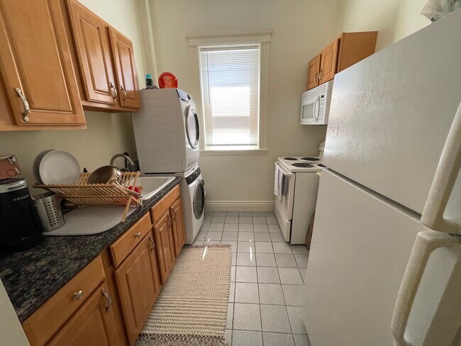 29 Queensberry St, Unit 2