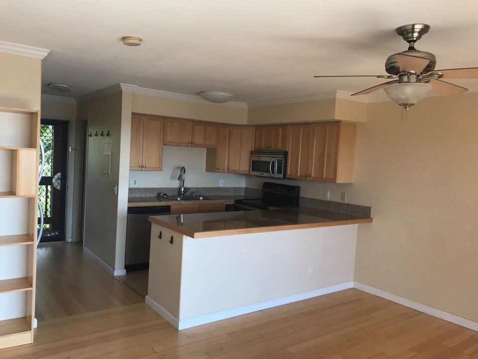 3740 Lower Honoapiilani Rd-Unit -G308 in Lahaina, HI - Building Photo