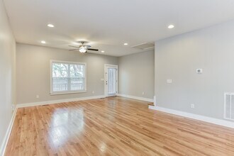 2022B Greenwood Cir in Nashville, TN - Building Photo - Building Photo