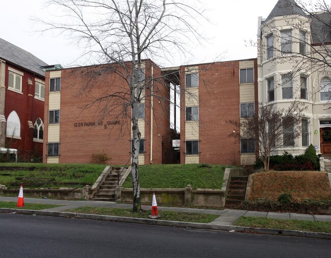 Fairmont Square Apartments in Washington, DC - Building Photo - Building Photo