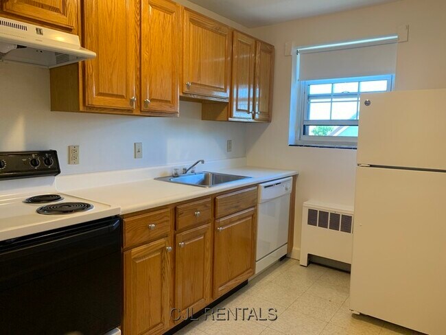 27 Heath Rd in Arlington, MA - Building Photo - Building Photo