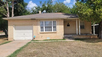 3837 NW 18th St in Oklahoma City, OK - Building Photo