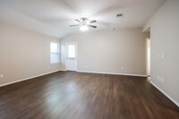 15430 Cipres Verde St in Channelview, TX - Foto de edificio - Building Photo