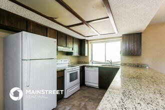 6807 Cricket Canyon Rd in Oklahoma City, OK - Building Photo - Building Photo