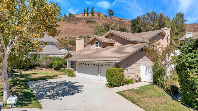 property at 852 Admiral Ct