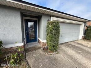 12059 Hayden Lakes Cir in Jacksonville, FL - Foto de edificio - Building Photo