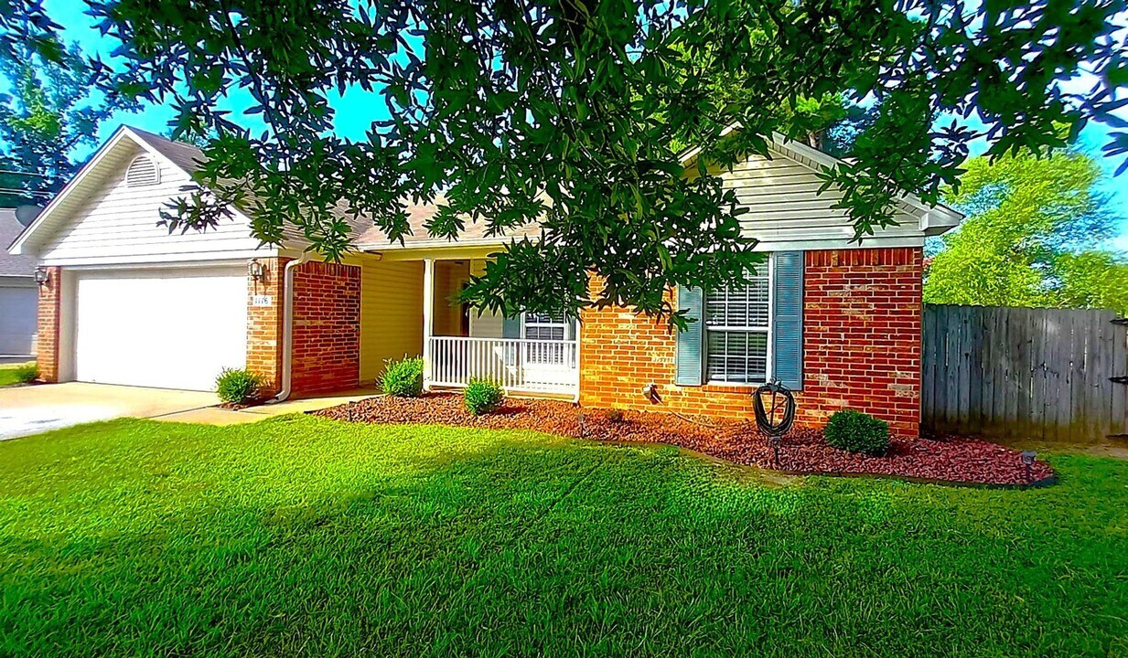 1116 Kenwood Cove in Bryant, AR - Building Photo