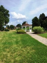 Orchard Hills in Whitehall, PA - Foto de edificio - Building Photo