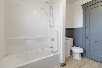 4 Chase St, Unit 2 in Salem, MA - Building Photo - Building Photo