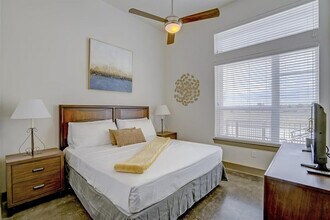 120 W CityLine Dr in Richardson, TX - Building Photo - Building Photo