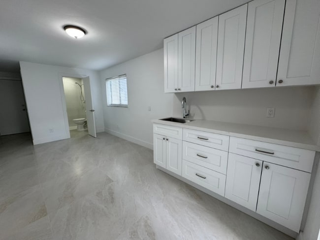 4471 SW 1st St in Coral Gables, FL - Building Photo - Building Photo