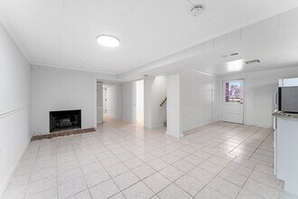 3233 Apex Cir, Unit #B in Falls Church, VA - Building Photo - Building Photo