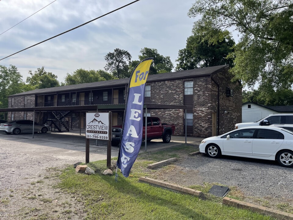 Crestview Apartments in Vidor, TX - Building Photo