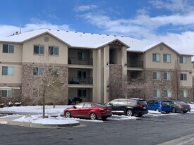 999 Village River Ln, Unit B11 in Midvale, UT - Building Photo