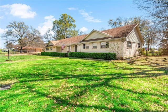 2598 Clark Ln in Paris, TX - Building Photo - Building Photo