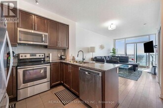 3975-3975 Grand Park Dr in Mississauga, ON - Building Photo - Building Photo