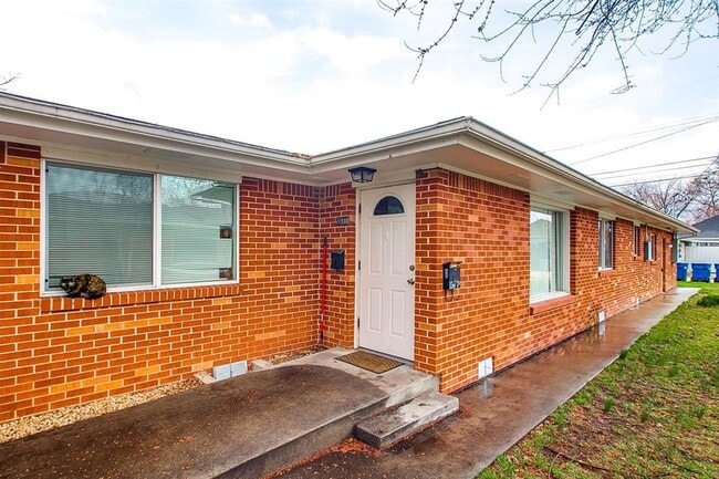 property at 1509 S Leadville Ave