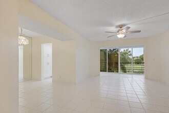 3810 Via Poinciana in Greenacres, FL - Building Photo - Building Photo