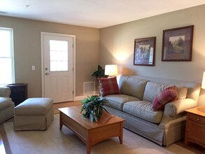 67 Provencal Rd-Unit -412 in Laconia, NH - Building Photo - Building Photo