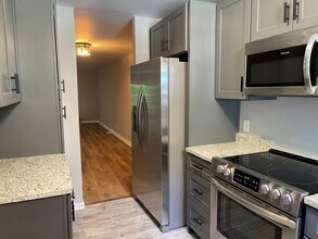 162 Brighton Ct SW in Marietta, GA - Building Photo - Building Photo