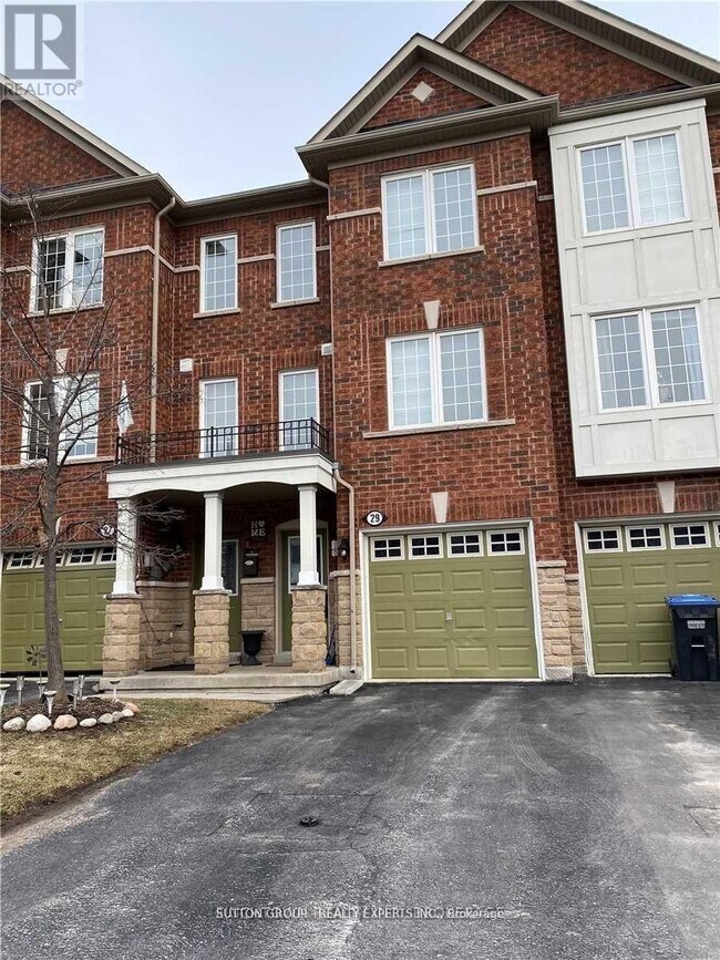 29 Denison Ave in Brampton, ON - Building Photo - Building Photo