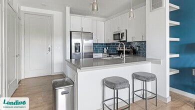 3706 Goodwin Ave, Unit 264 in Austin, TX - Foto de edificio - Building Photo