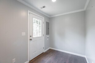 94 E Coleman Rd in Soddy Daisy, TN - Building Photo