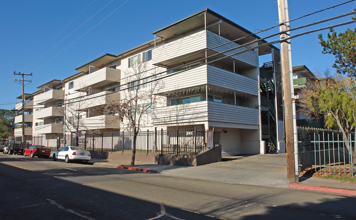 Water Front Apartments in San Rafael, CA - Building Photo