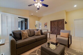 13335 Bedford Mews Ct in Wellington, FL - Building Photo - Building Photo