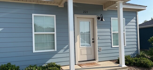 property at 221 Keystone Dr