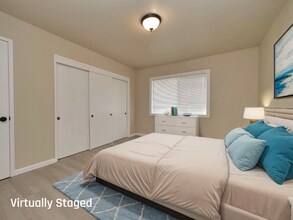 308 6th St in Roseville, CA - Foto de edificio - Building Photo