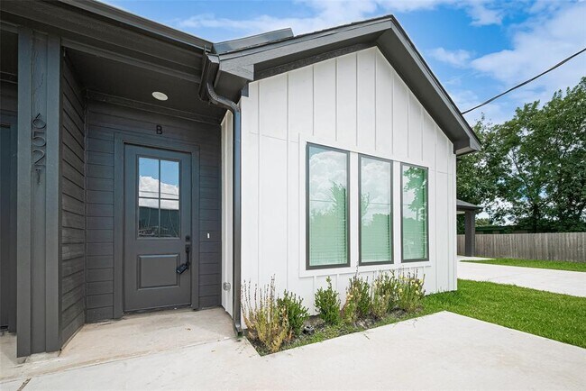 6521 Madrid St in Houston, TX - Building Photo - Building Photo