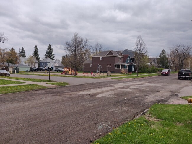 1725-1725 Hughitt Ave in Superior, WI - Building Photo - Building Photo