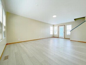 20 Waterbury Cir in Oswego, IL - Building Photo - Building Photo