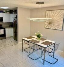 21204 Harbor Way in Miami, FL - Building Photo - Building Photo