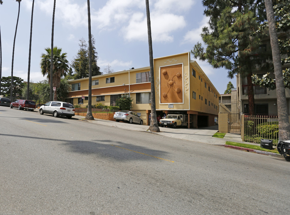 909 S Normandie Ave in Los Angeles, CA - Foto de edificio