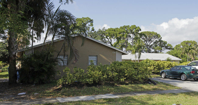 130 1st St in Jupiter, FL - Foto de edificio - Building Photo