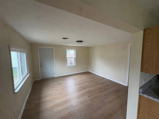 property at 1421 Howard Ct