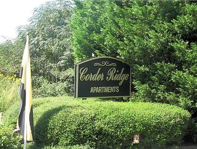 Corder Ridge in Warner Robins, GA - Foto de edificio - Building Photo